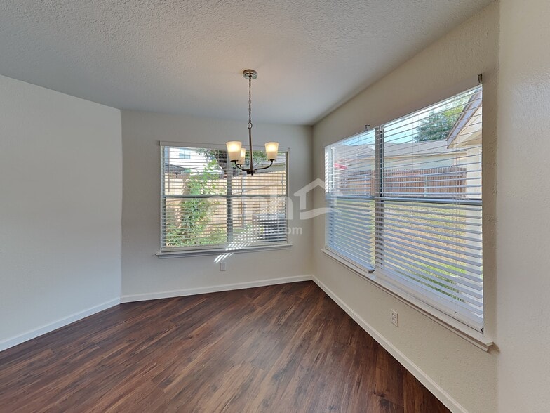 Building Photo - 11023 Vollmer Ln