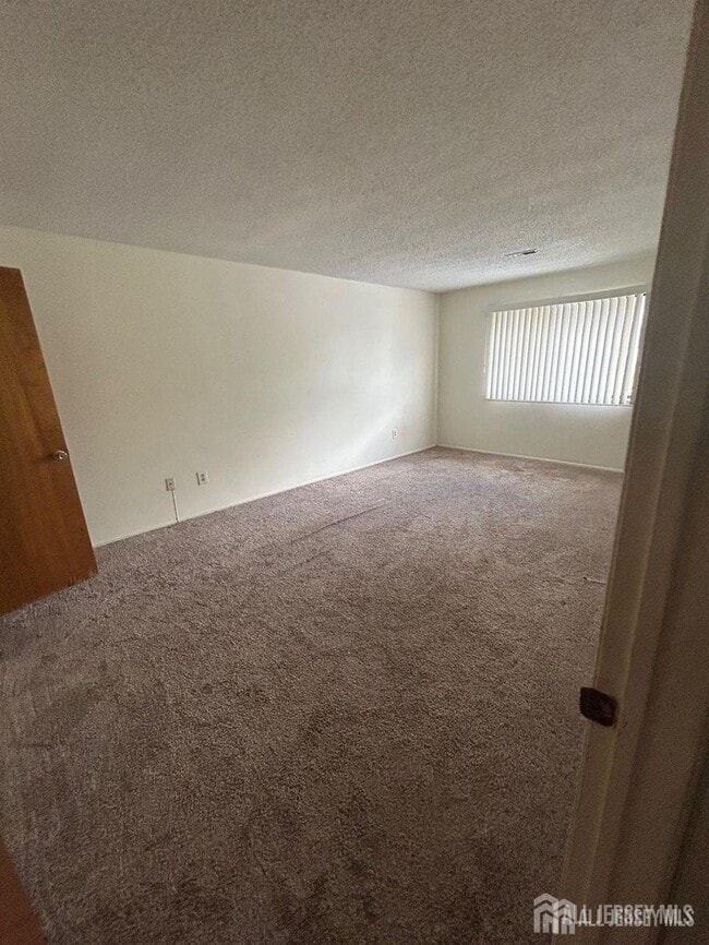 Building Photo - 517 Edison Glen Terrace