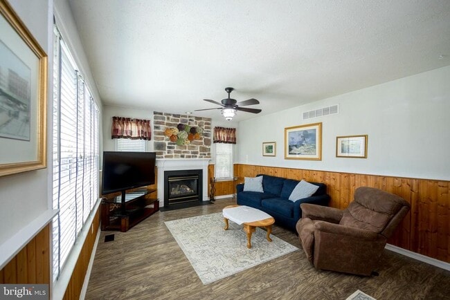 Building Photo - 740 Hickory Limb Cir