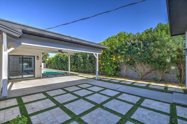 Building Photo - 6929 E Mariposa Dr