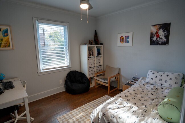 Building Photo - Normaltown home, a Charming 3 bedroom/ 2 bathroom Home Close to UGA and Hospitals!