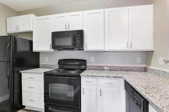 Building Photo - 2 Bedroom 2nd floor Castanza Available in ...