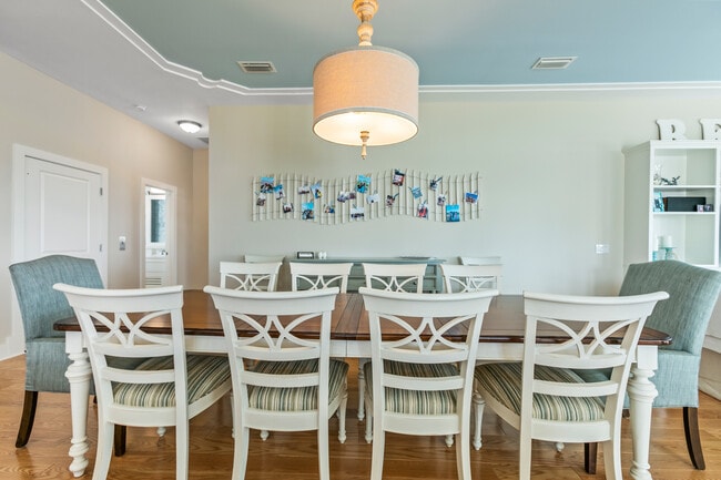 Building Photo - 681 Ocean Palm Way
