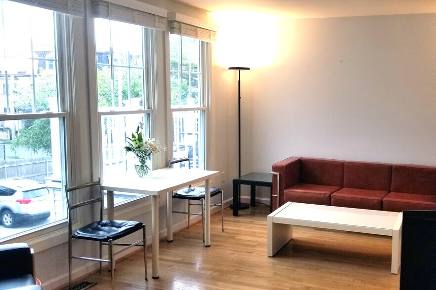 Building Photo - 8 Slocum St