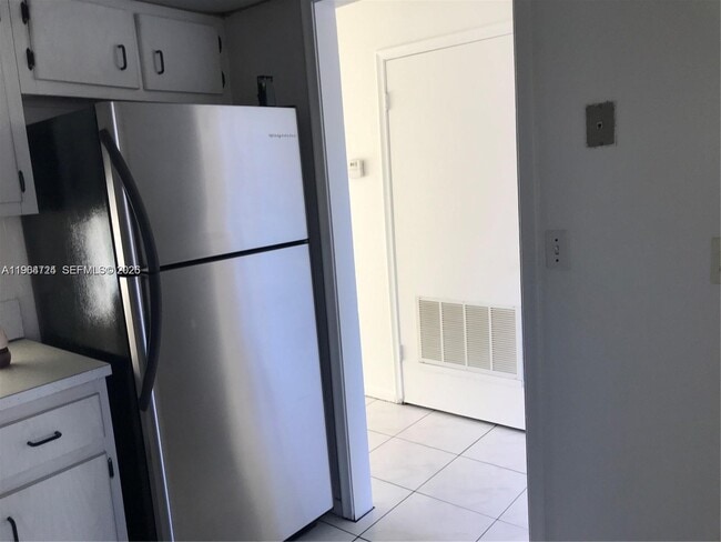 Building Photo - 4200 NW 3rd Ct