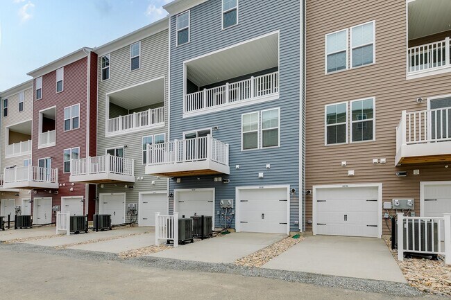 Building Photo - 3 Bedroom Luxury Condo in Glen Allen!!! ***Available Beginning of March***