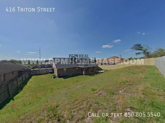 Building Photo - 416 Triton St