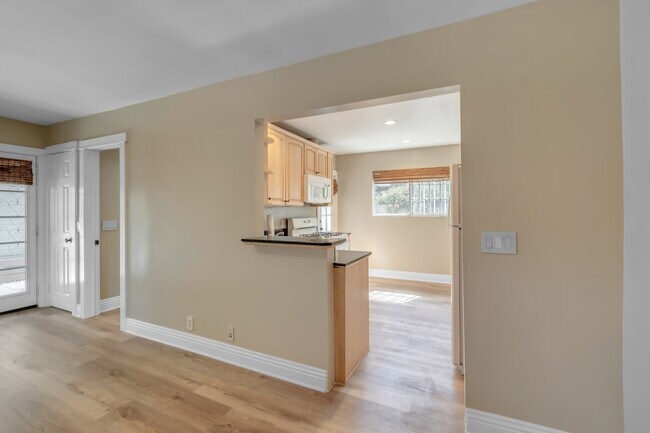 Building Photo - 715-712 Ocean View Ave