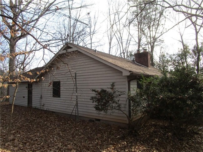 Building Photo - 3730 Newport Dr