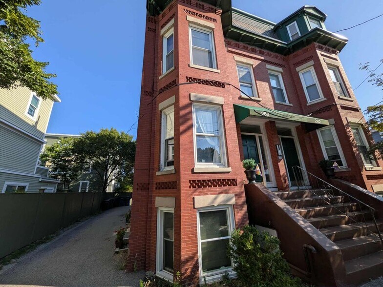 Building Photo - 260 Sidney St