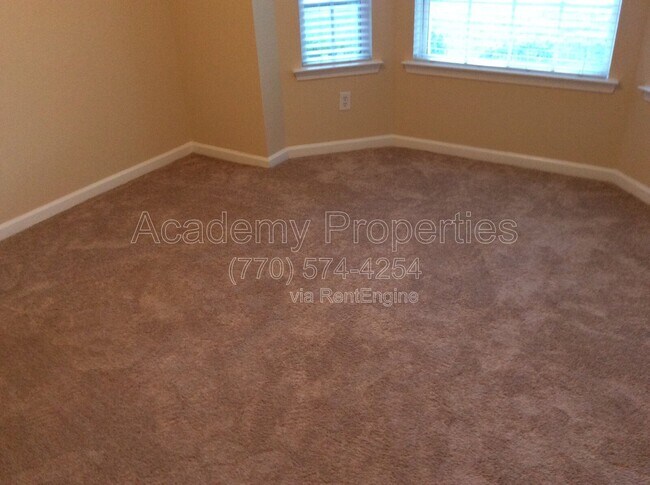 Building Photo - 4015 Yellow Pine Ct