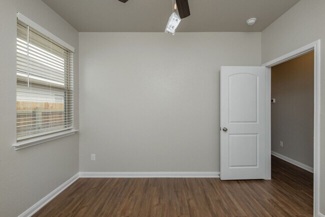 Building Photo - Beautifully designed and thoughtfully main...