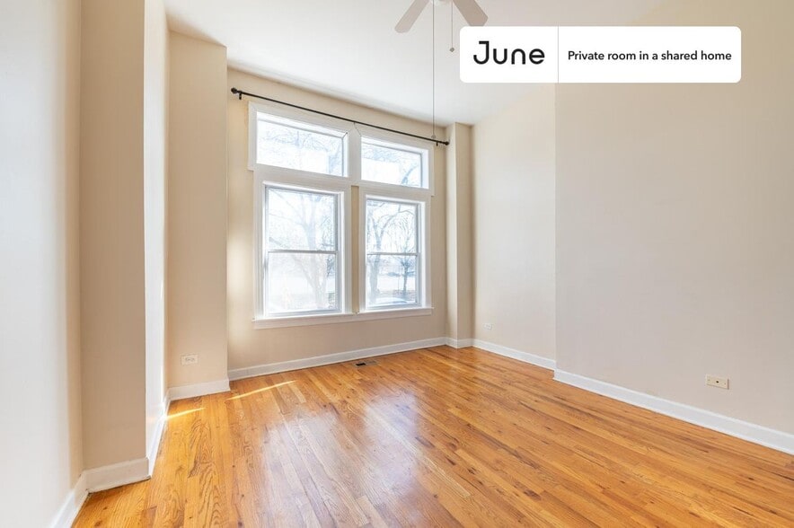 Primary Photo - Private bedroom in 3 bed/2 bath Home