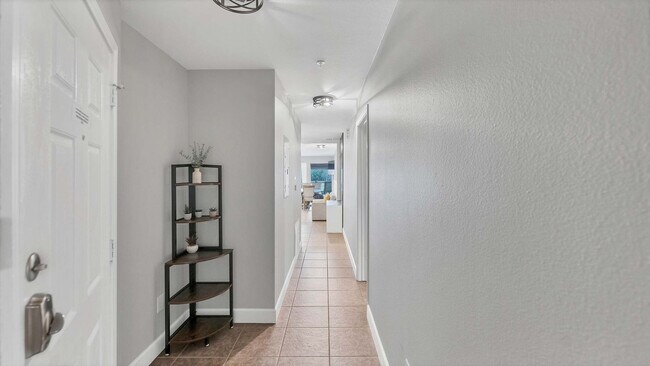 Building Photo - 730 E Mather St