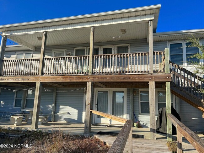 Building Photo - 5204 Ocean Dr