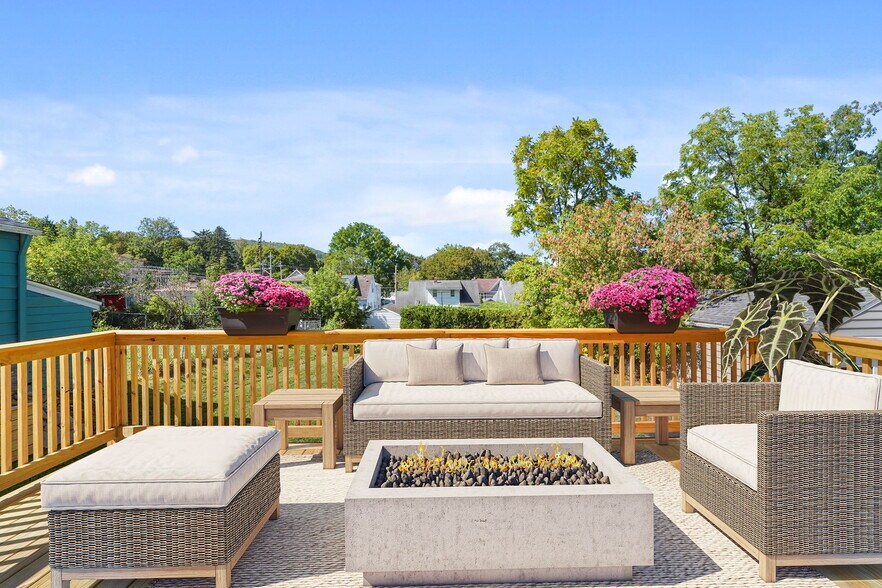 Building Photo - 116 Mary St