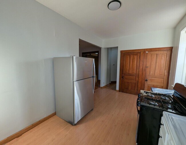 Building Photo - Historic Charm, Modern Comfort & a Killer Location