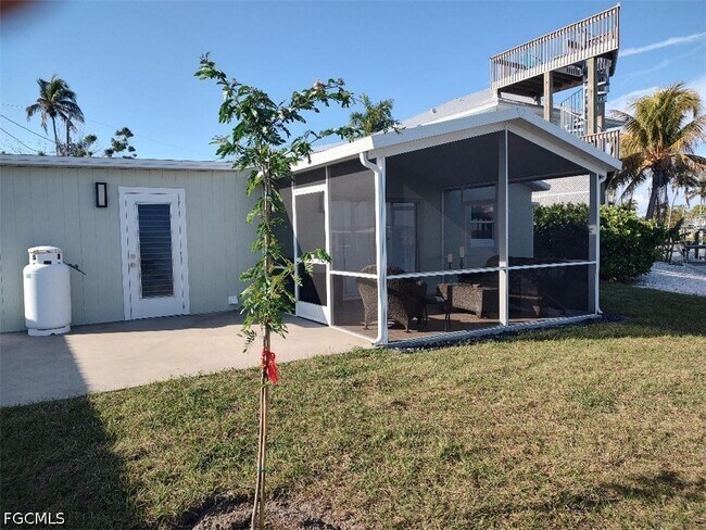 Building Photo - 2585 Third St