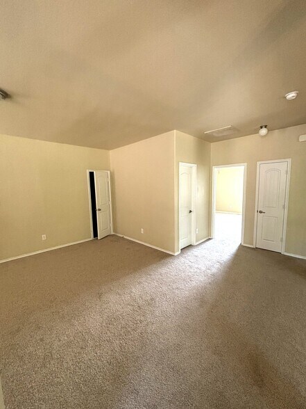 Building Photo - 9717 Sand Trap Dr