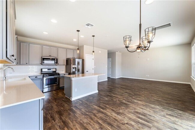 Building Photo - 5413 Traviston Dr