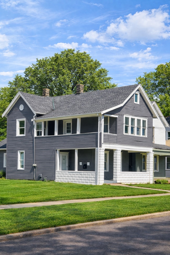 Building Photo - 1109 NE Perry Ave