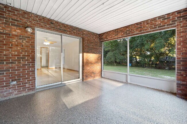 Building Photo - Spacious 3-bed/2-bath Home for Rent in Sil...