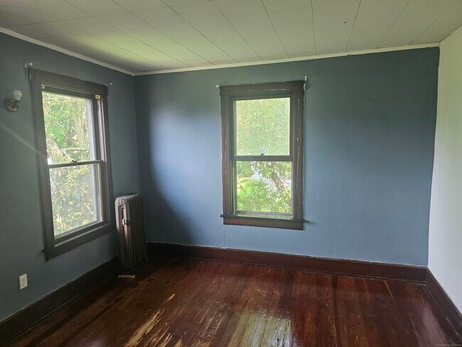 Building Photo - 32 Latham St