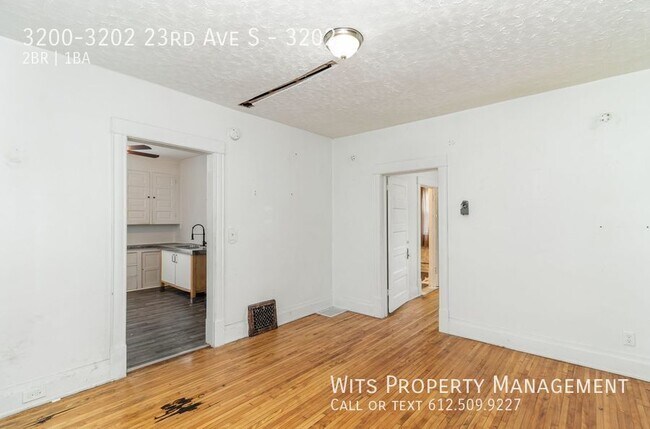 Building Photo - 3200-3202 23rd Ave S-3202