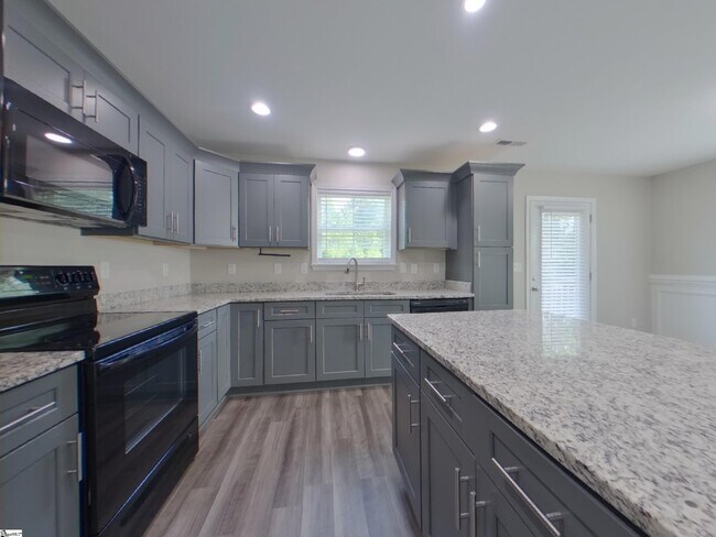 Building Photo - 305 Bonita Dr