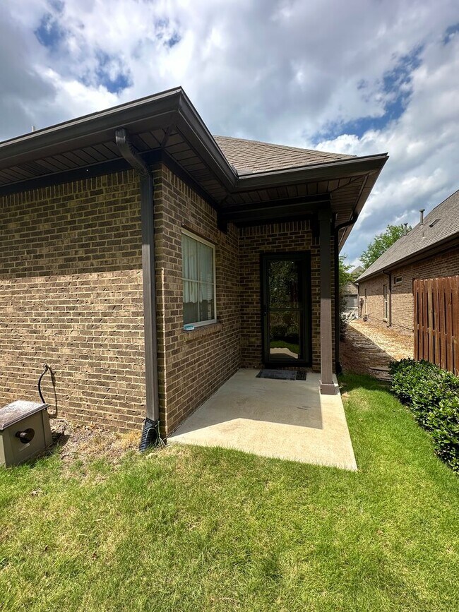 Building Photo - 358 Kingston Cir