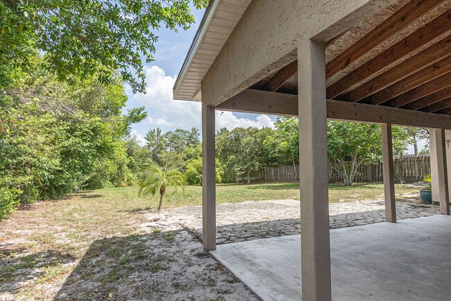 Building Photo - 1465 Eden Dr