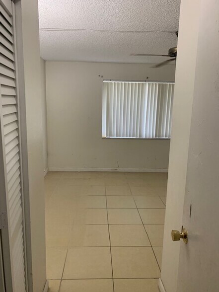 Master bedroom - 7920 Camino Real