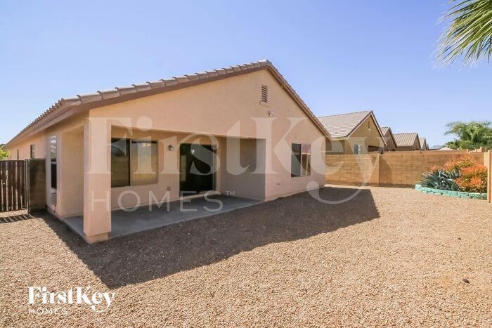 Building Photo - 914 W Desert Canyon Dr