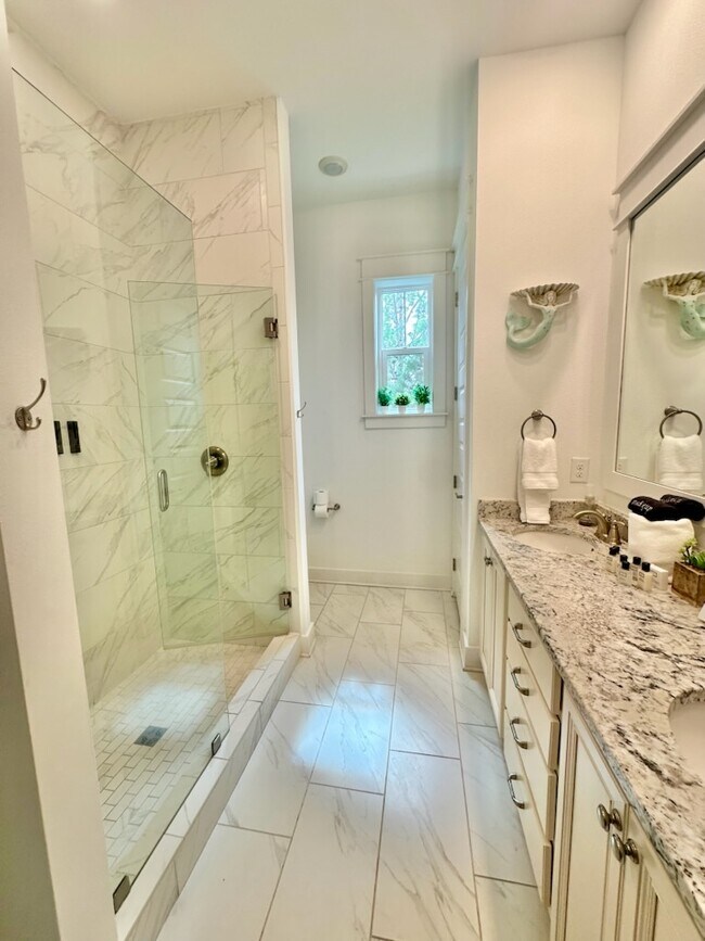 Building Photo - 18 E Milestone Dr