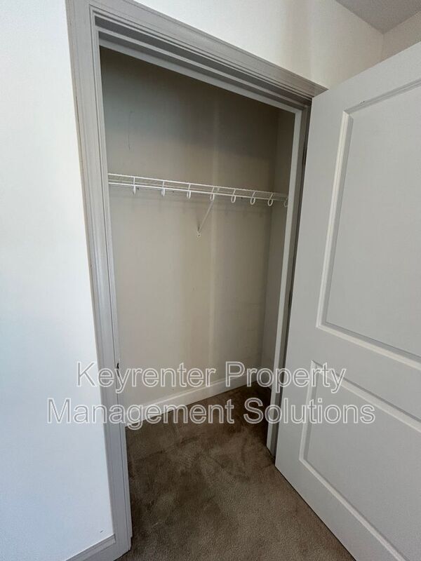 Building Photo - 205 15th St