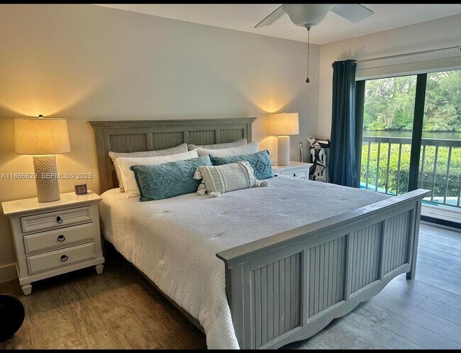 Building Photo - 2309 Fairway Dr S