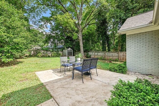Building Photo - Charming 3BD/2BA Bungalow in Druid Hills!