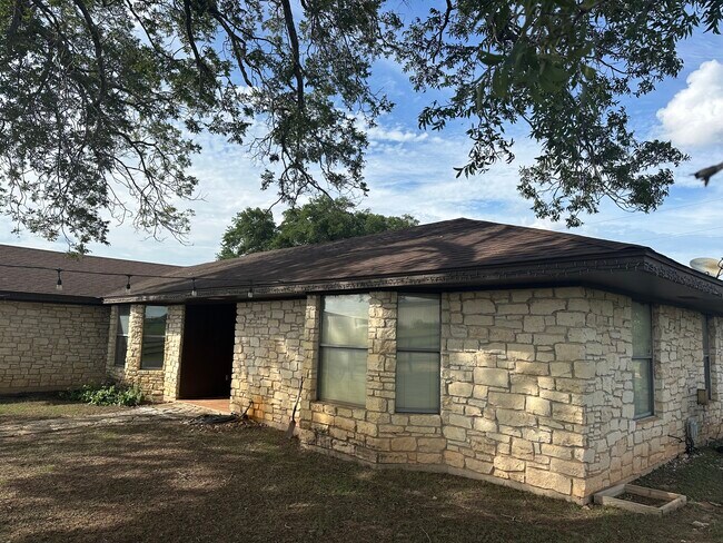 Building Photo - 451 FM 969