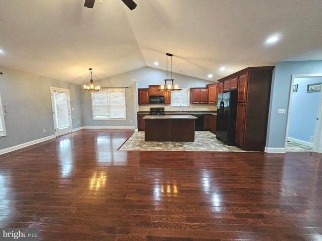 Building Photo - 5 Harcourt Dr