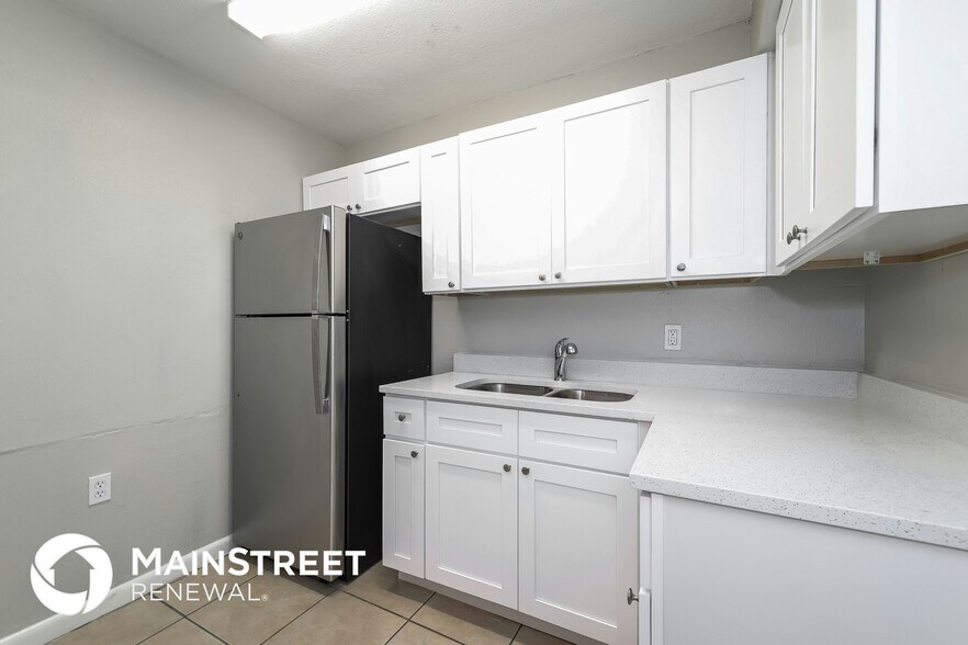Building Photo - 4939 Lanette St