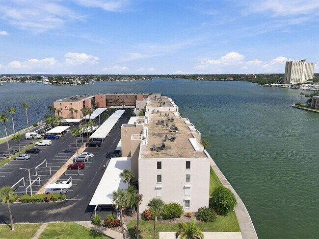 Building Photo - 7625 Sun Island Dr S
