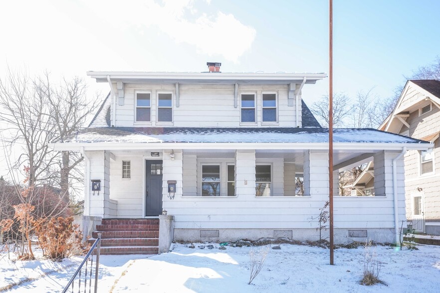 Curb appeal - 69 Ross Ave