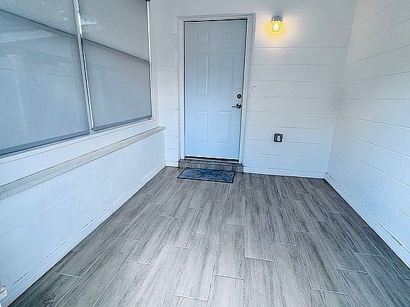 Building Photo - 1814 E Emma St