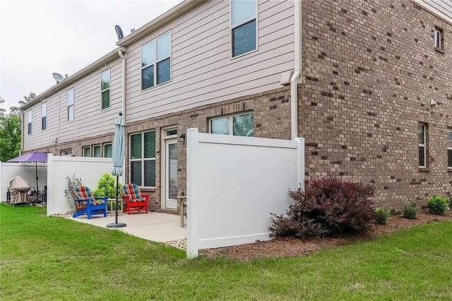 Building Photo - 2344 Attewood Dr