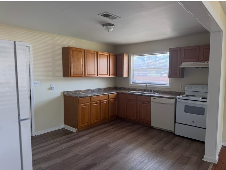 Building Photo - 201 70th St S