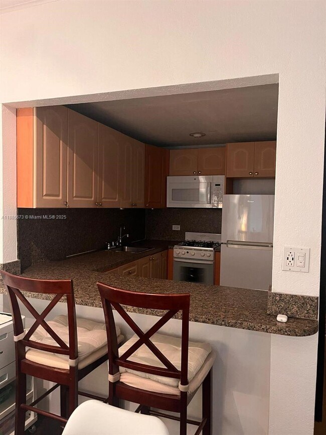 Building Photo - 700 Biltmore Way