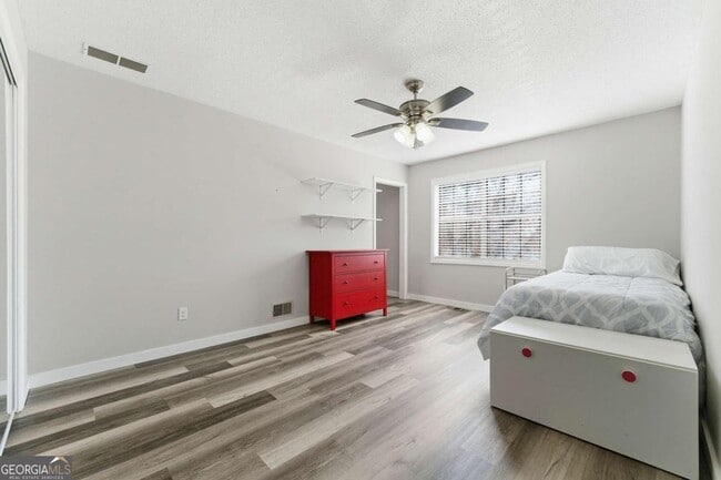 Building Photo - 5090 Sand Wedge Cir