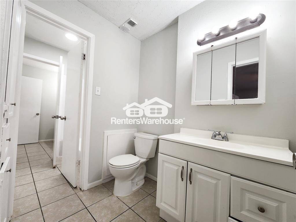 Building Photo - 8848 Kempwood Dr
