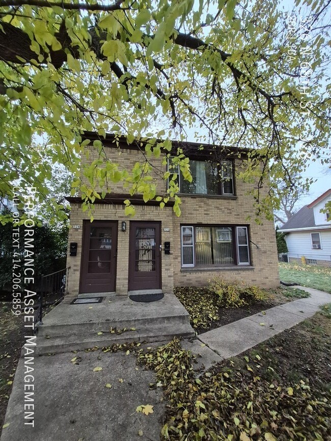 Building Photo - Charming 2BED/1BATH Wauwatosa Upper