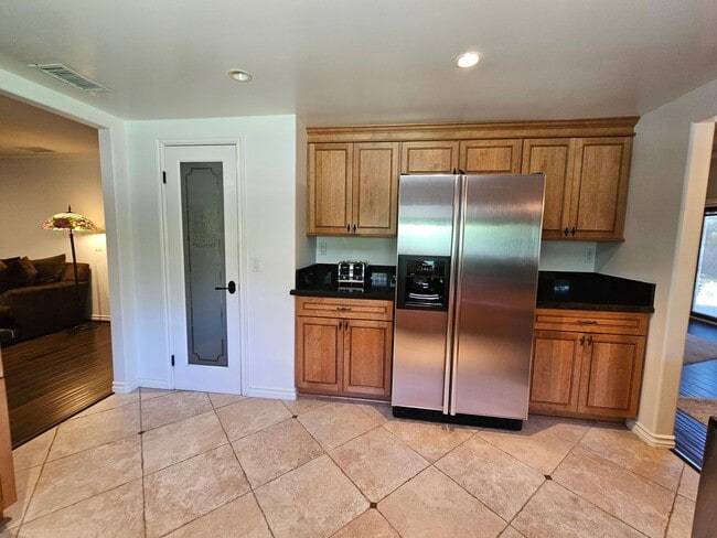 Building Photo - Exceptional Single-Story Home in Prime Upl...